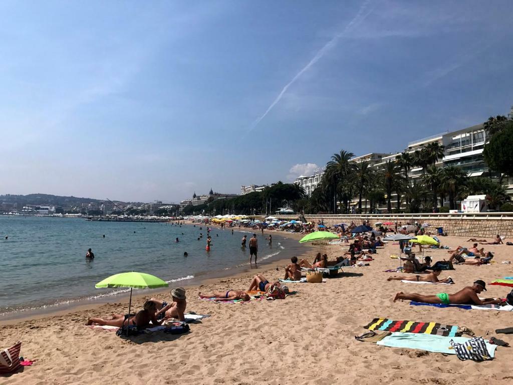 Apartment Massoury Cannes Bagian luar foto
